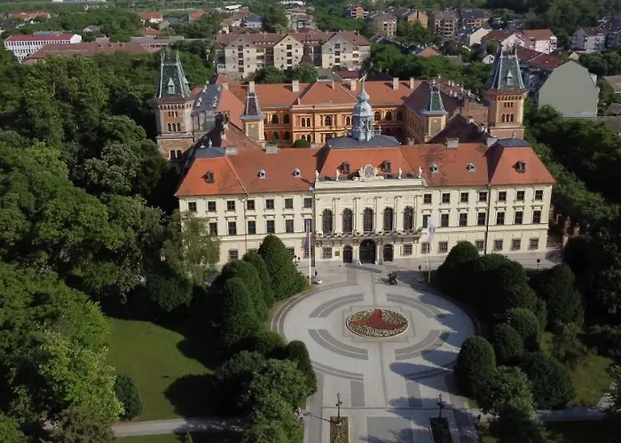 Elle شقة سومبور